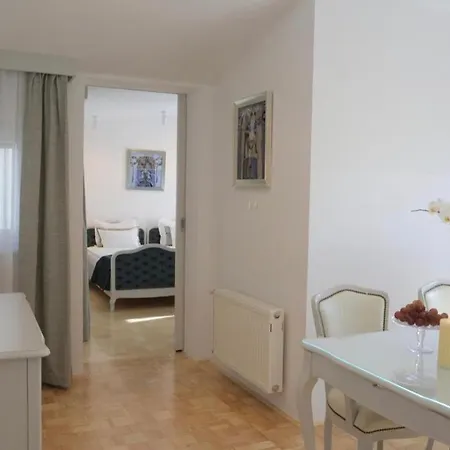 Lejlighedshotel Minka 3*